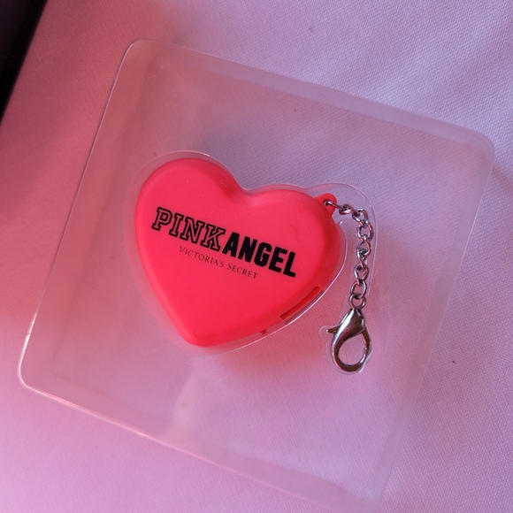 PINK VS Charger - Picture 9 of 14